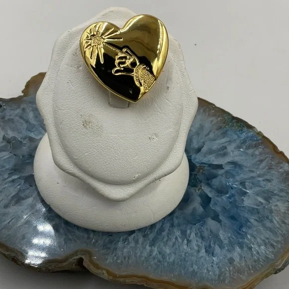 Vtg.Disney The VarietyClub GoldHeart Arm&Wand Magic Star Logo Collectible Brooch - Picture 4 of 7